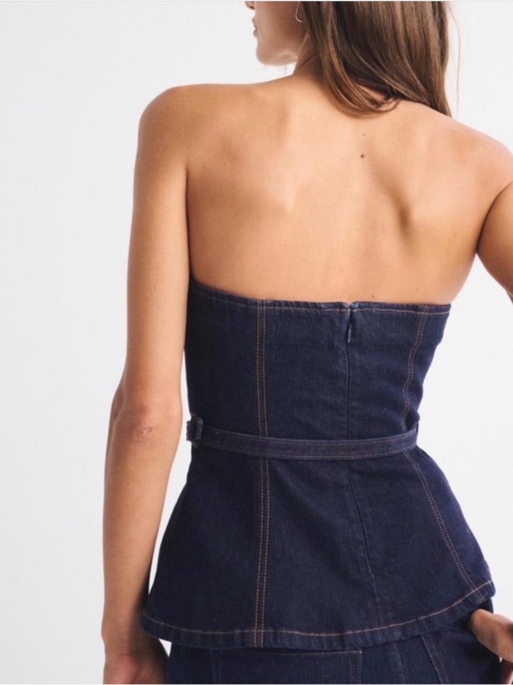 NWT Abercrombie & Fitch Strapless Denim Peplum Tank - Picture 2 of 3